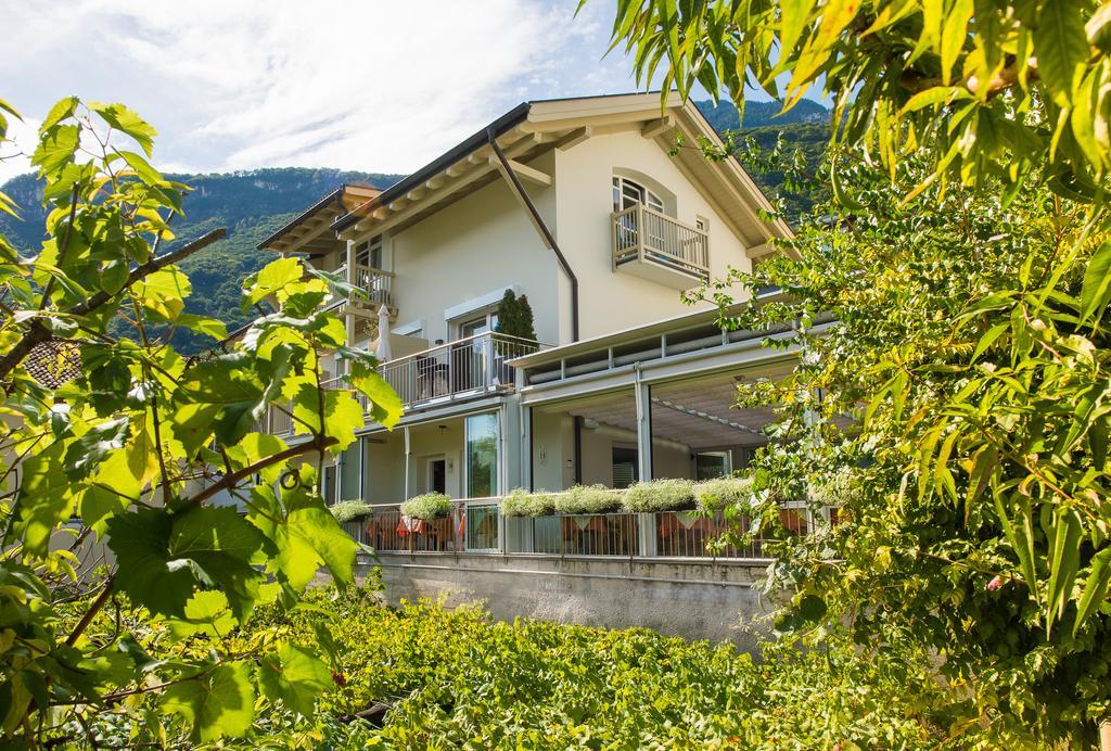 Hotel Residence Pernhof Termeno Bagian luar foto