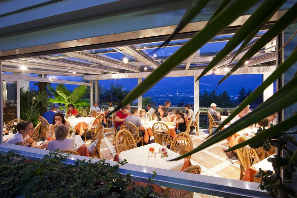 Hotel Residence Pernhof Termeno Bagian luar foto